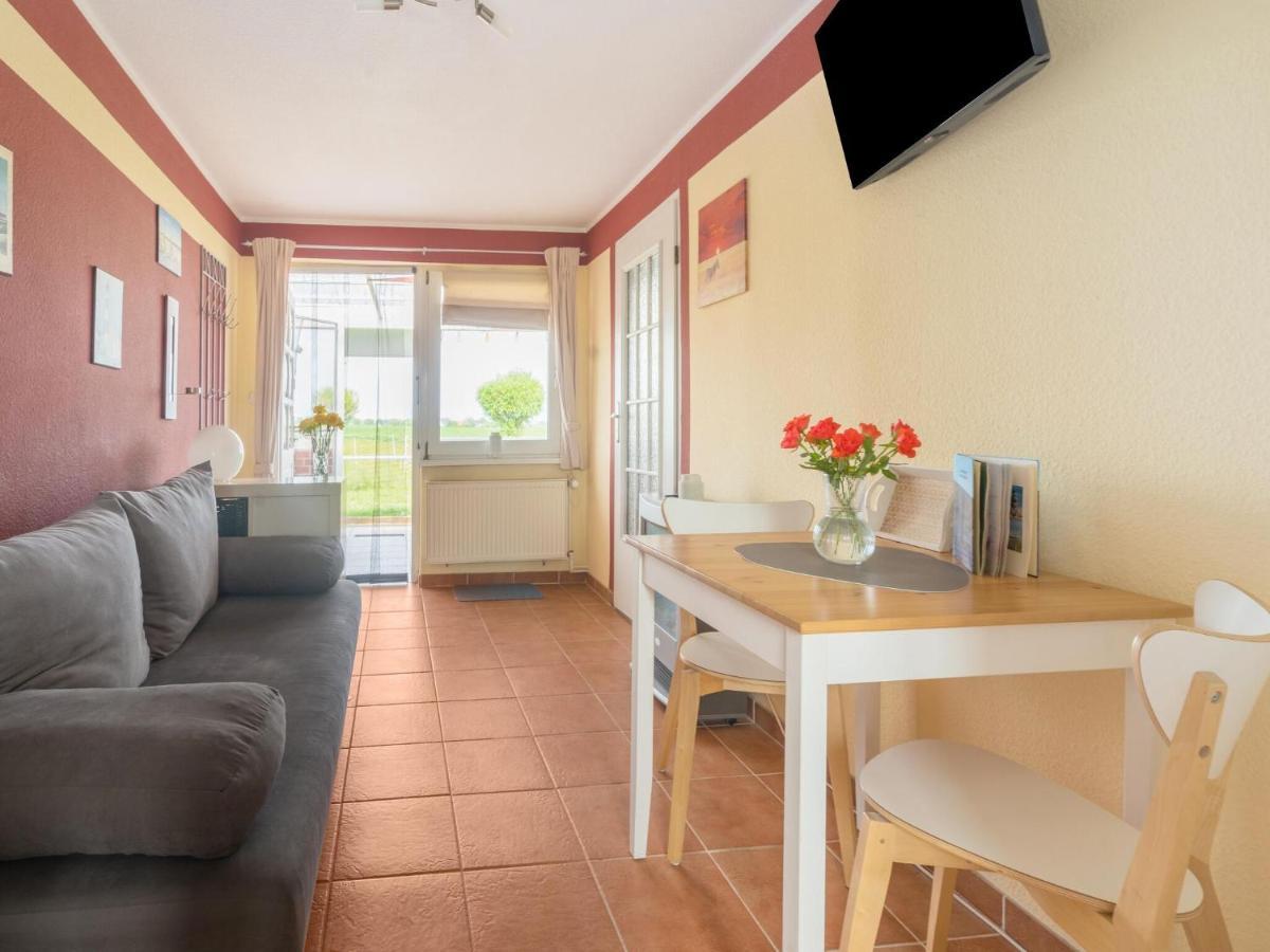 Beautiful Bungalow In Poel Near The Beach Fahrdorf  ภายนอก รูปภาพ