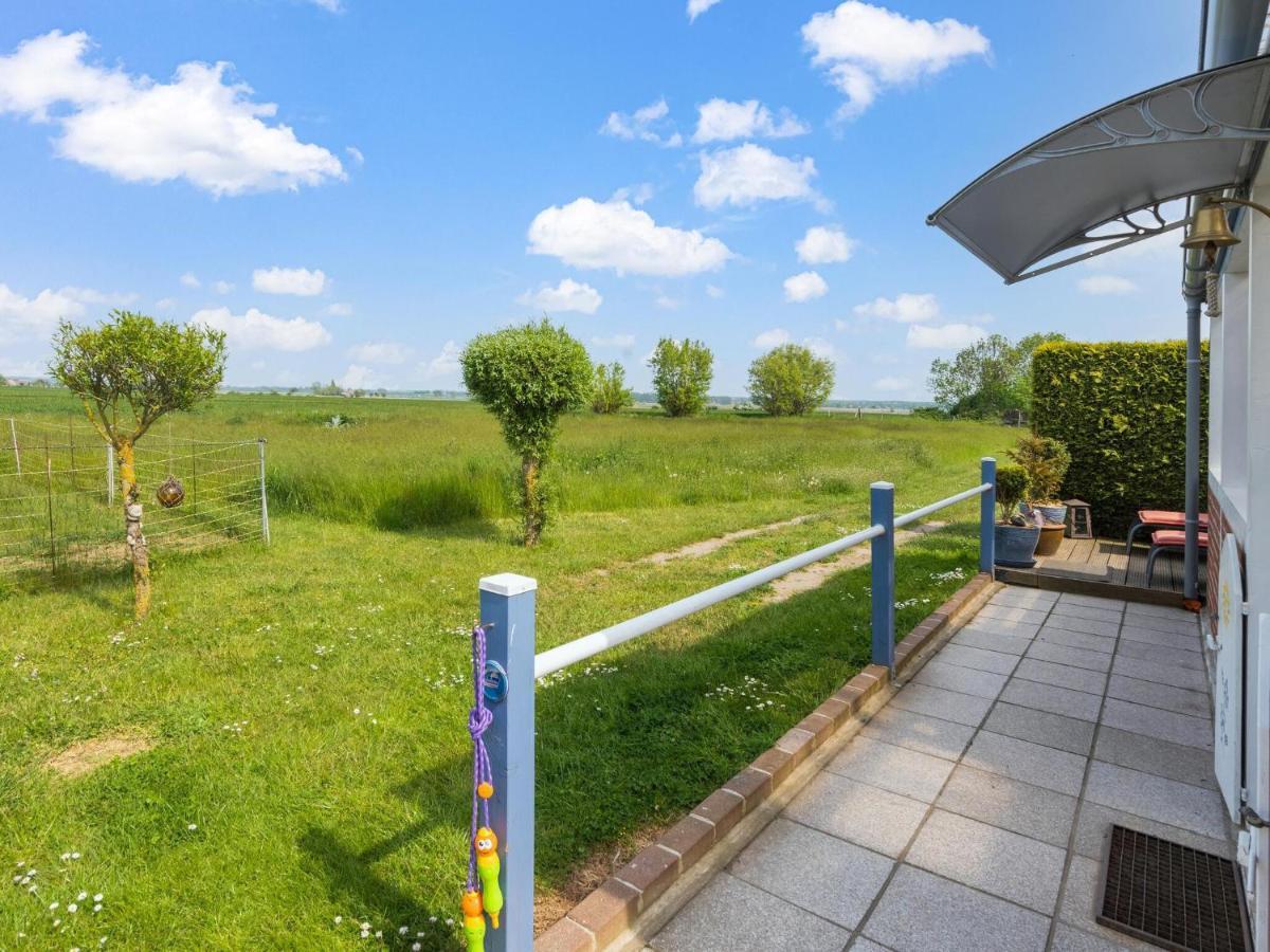 Beautiful Bungalow In Poel Near The Beach Fahrdorf  ภายนอก รูปภาพ