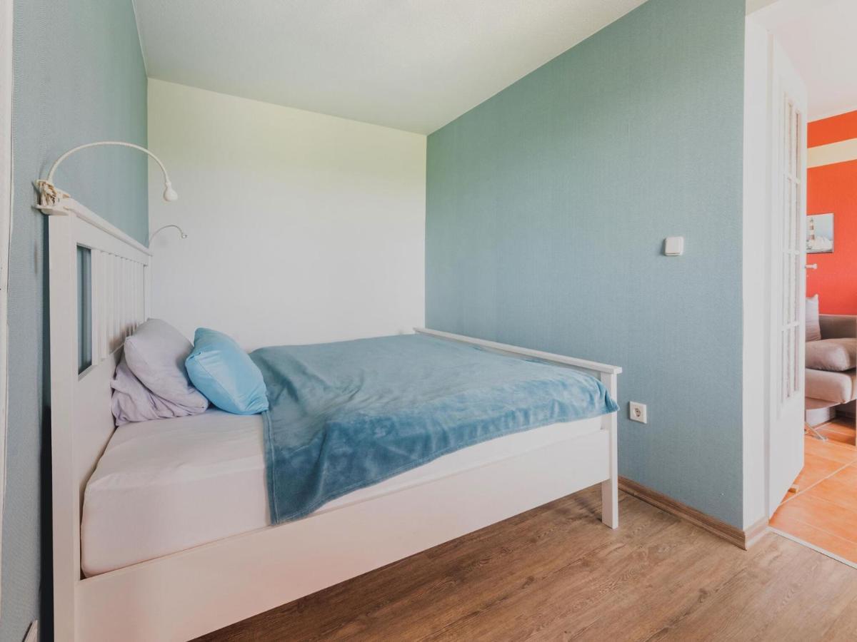 Beautiful Bungalow In Poel Near The Beach Fahrdorf  ภายนอก รูปภาพ