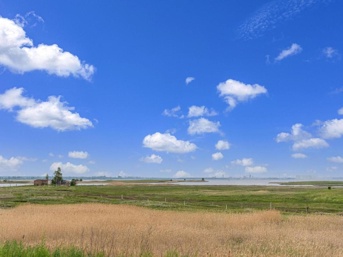 Beautiful Bungalow In Poel Near The Beach Fahrdorf  ภายนอก รูปภาพ