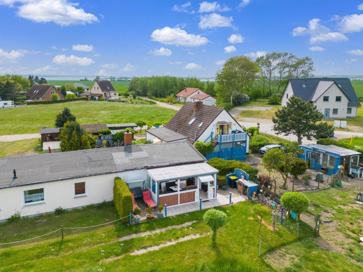 Beautiful Bungalow In Poel Near The Beach Fahrdorf  ภายนอก รูปภาพ
