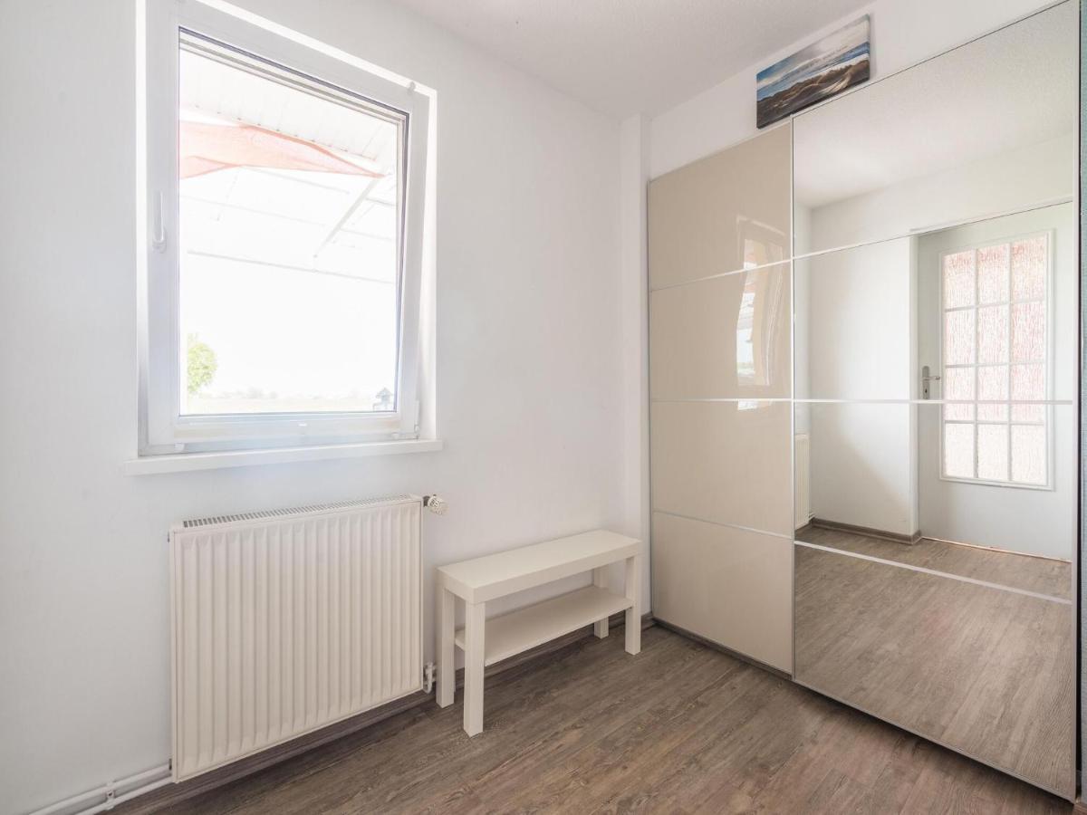 Beautiful Bungalow In Poel Near The Beach Fahrdorf  ภายนอก รูปภาพ