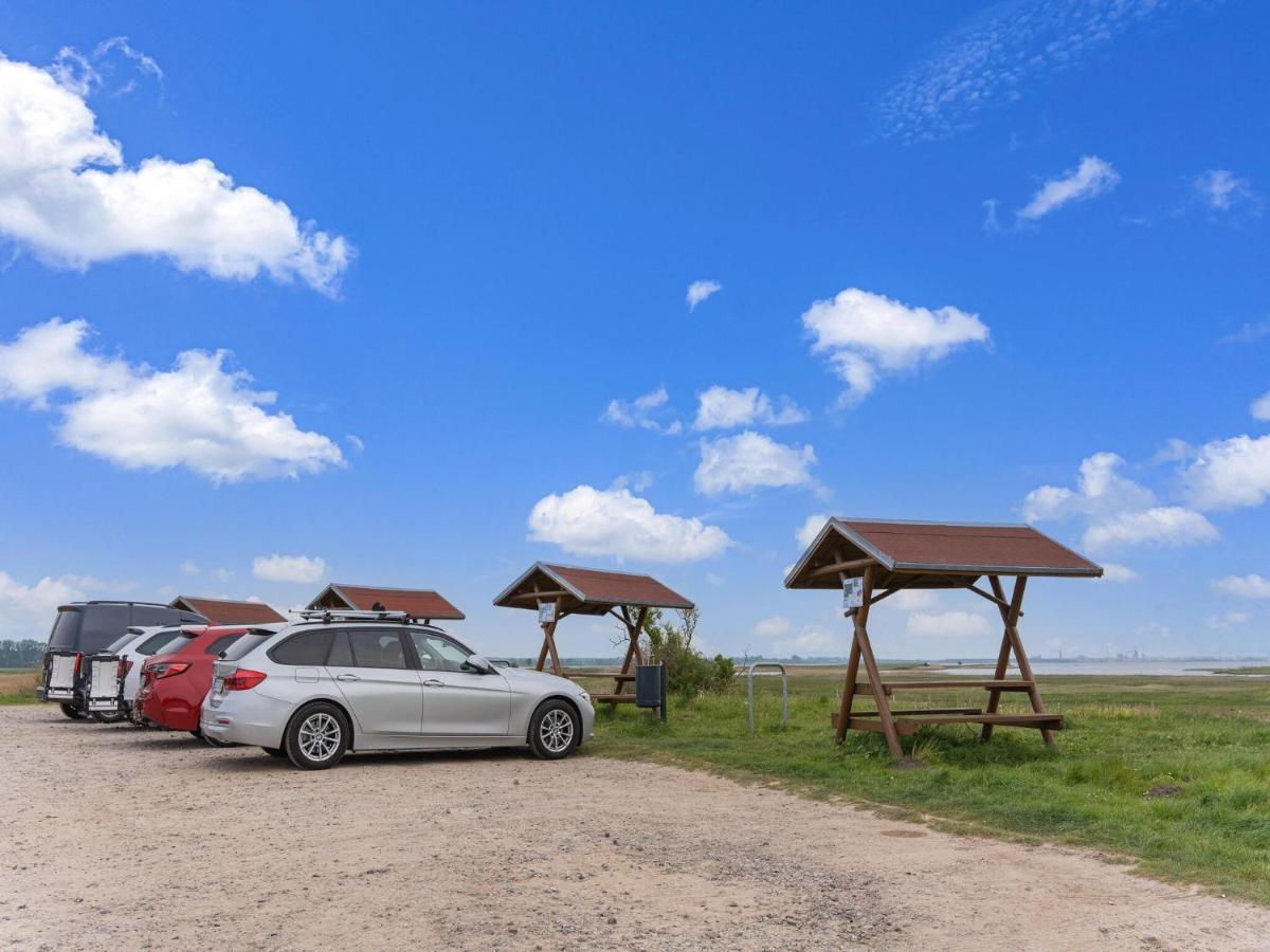 Beautiful Bungalow In Poel Near The Beach Fahrdorf  ภายนอก รูปภาพ